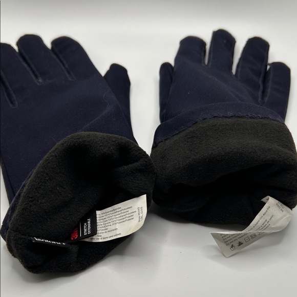 Isotoner women’s Dark Gray Gloves - Picture 4 of 5